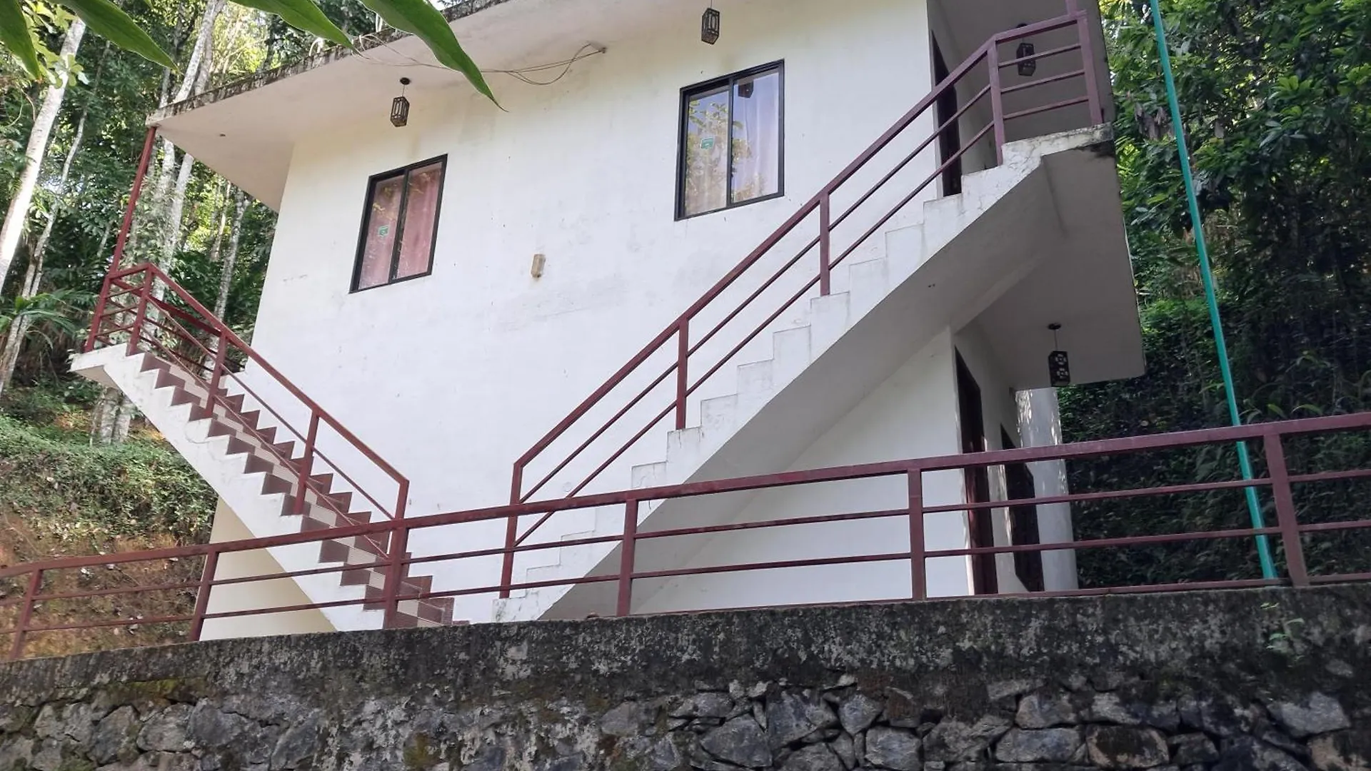 Farm stay Sunleo Villas Anachal